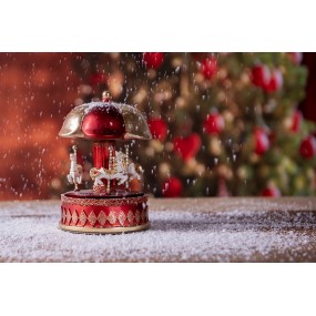 26PR3771 Muziekdoos Draaimolen 16 cm Rood Polyresin Kerstdecoratie Beeld